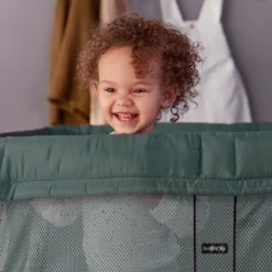 Lit Parapluie Light Vert Foncé De BabyBjörn 11 Lit Parapluie Light Vert Foncé De BabyBjörn -CYBEX || Beaba || Stokke Soldes Boutique 01141061 6